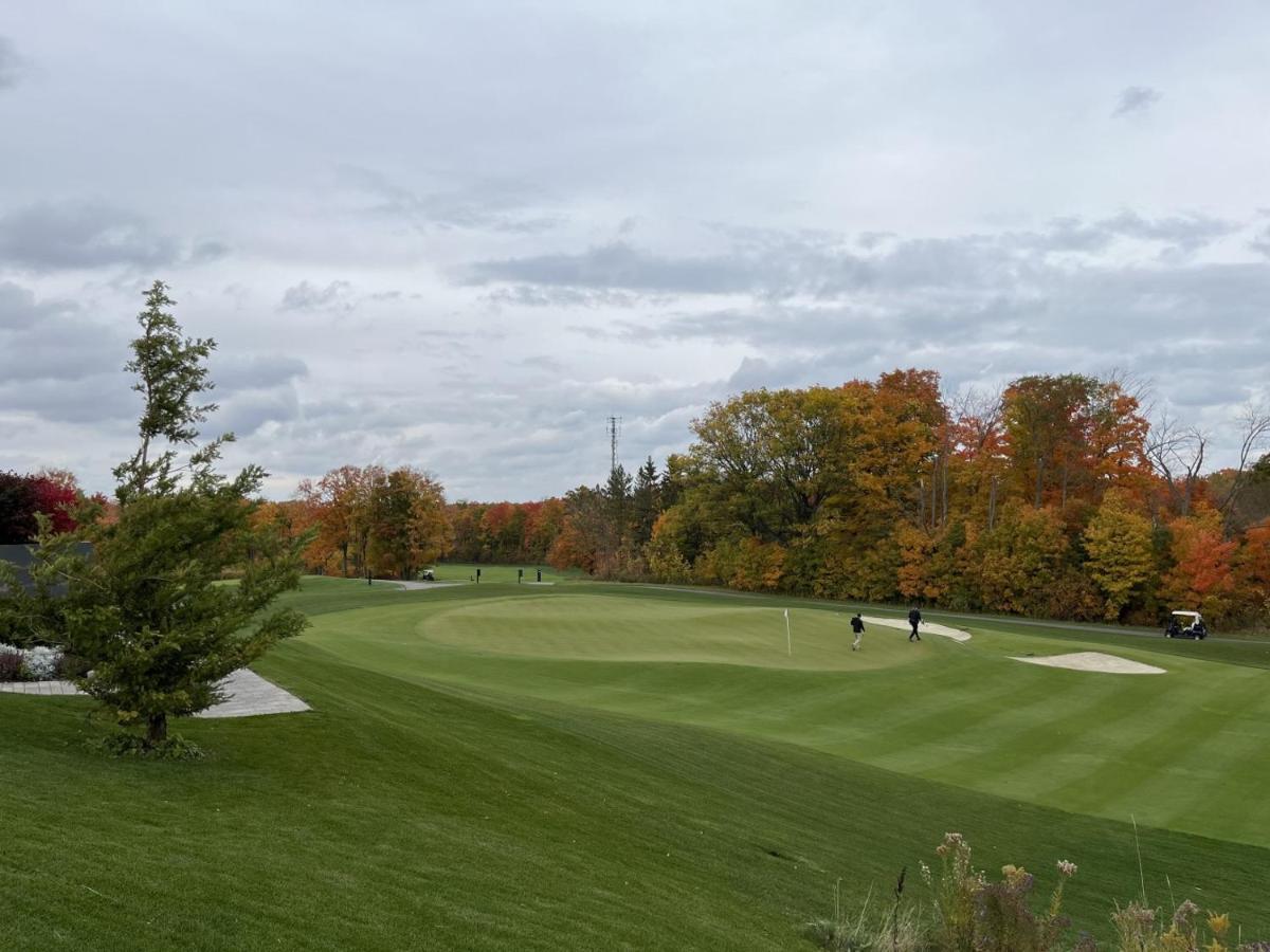 Stunning Stayz At Friday Harbour Beach Marina Resort Lake Simcoe Innisfil ภายนอก รูปภาพ