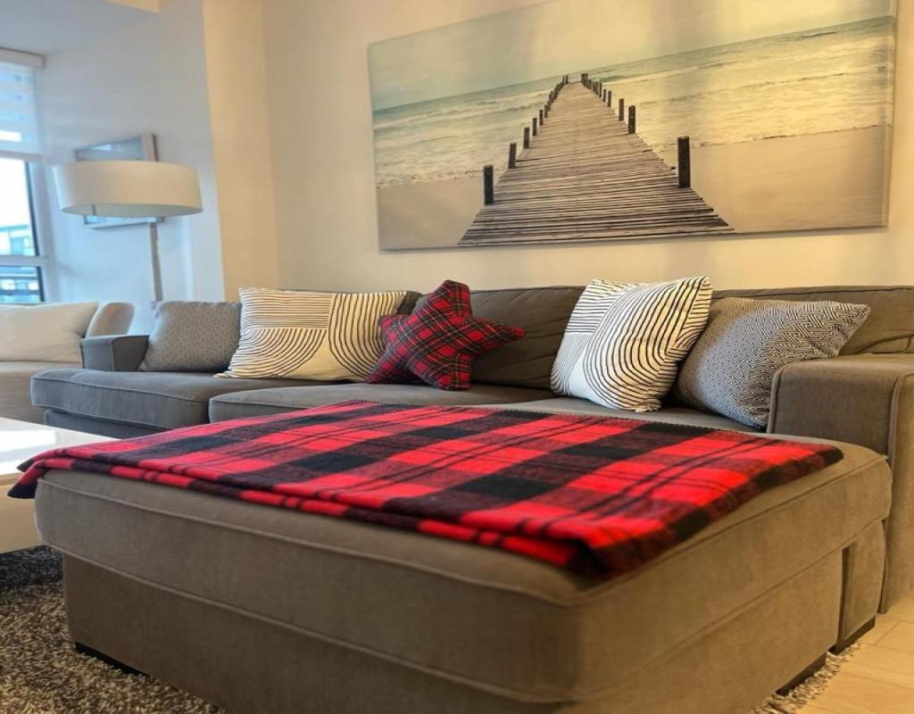 Stunning Stayz At Friday Harbour Beach Marina Resort Lake Simcoe Innisfil ภายนอก รูปภาพ