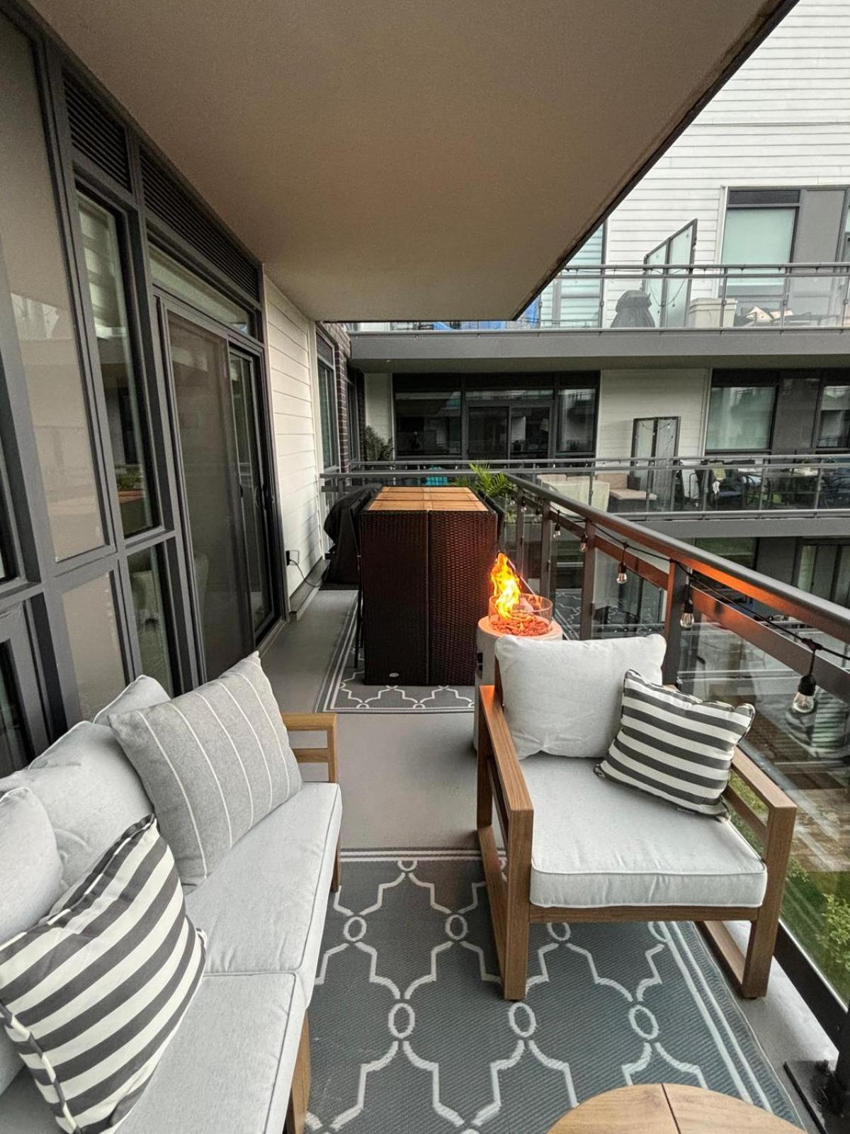 Stunning Stayz At Friday Harbour Beach Marina Resort Lake Simcoe Innisfil ภายนอก รูปภาพ